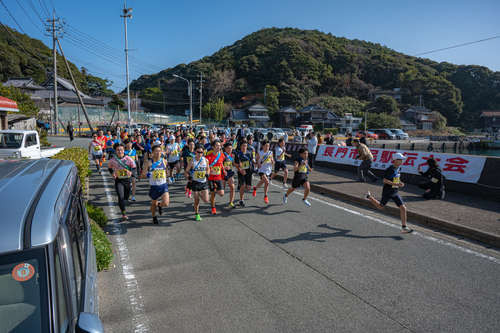 男子コーススタートの様子
