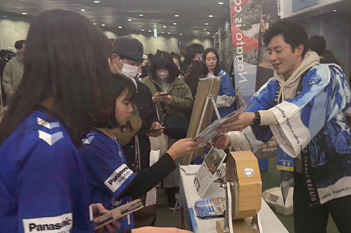 多くの人で賑わう長門市ブース