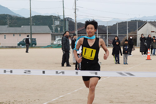日置中学校でゴール