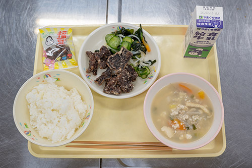 くじら肉給食