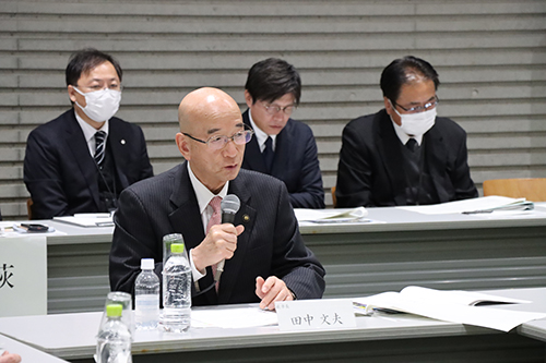 意見を述べる田中文夫萩市長