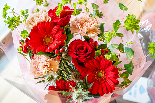 今年から新たに始まった取組で、バレンタインデーに合わせて希望する市職員が購入する花束