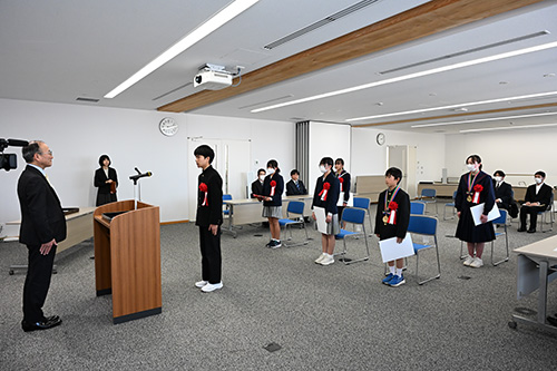 受賞者代表でお礼の言葉を述べた深川中学校の杉村さん