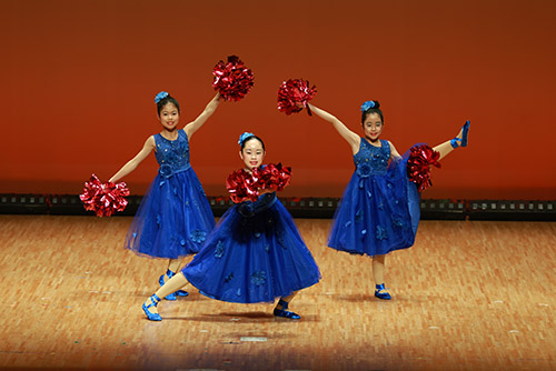 子どもたちの可愛いダンス