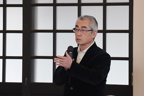 みすゞ顕彰会の松浦理事長があいさつ