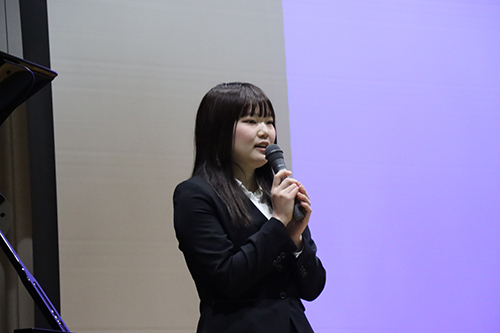 卒業生で北九州市大学の青木優衣さんが思い出動画を仲間と作成