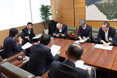 今後の課題となる人材確保や人材育成についても話された