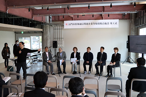 成果報告会の様子