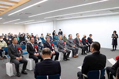 工事関係者や自治会長らが参加しました