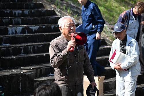挨拶を行う坂水会長