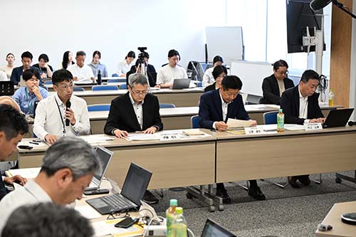 評価委員会の様子