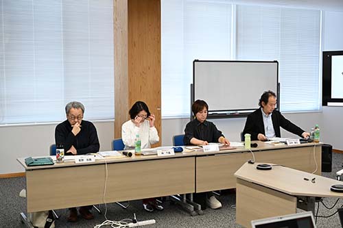 評価委員会の様子
