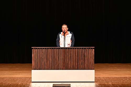 今浦会長によるあいさつの様子