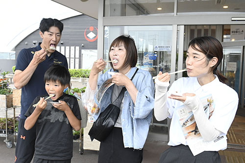 試食の様子