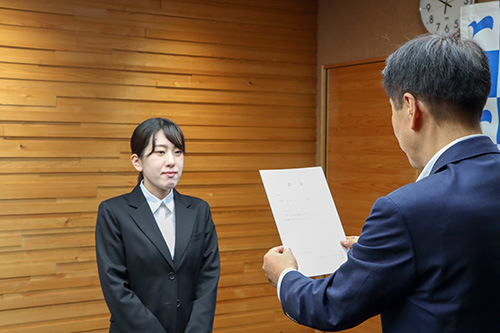 辞令交付の様子