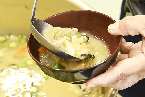 長門市の伝統的な鯨料理のひとつ「鯨汁」