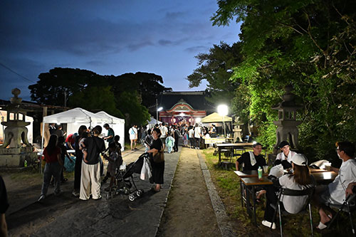 八坂神社で行われた縁日の様子