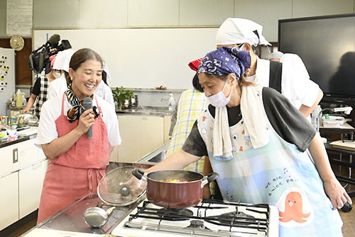 志麻さんから助言を受ける参加者