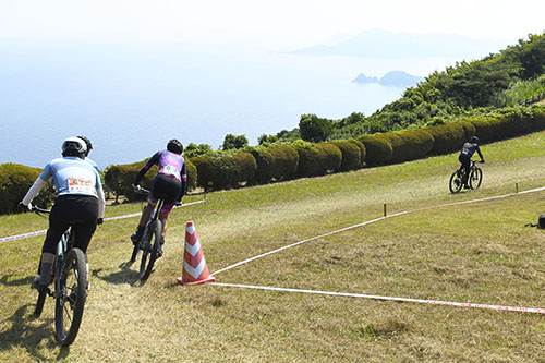日本海を望みながらコースを走り抜けました
