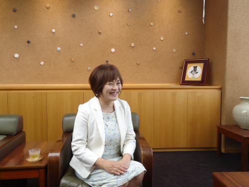 諮問書の審議について語る河野会長