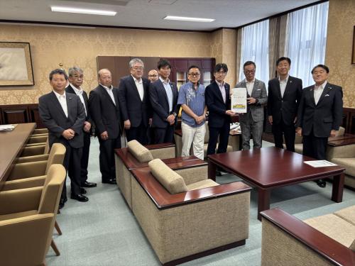 舞立財務副大臣と
