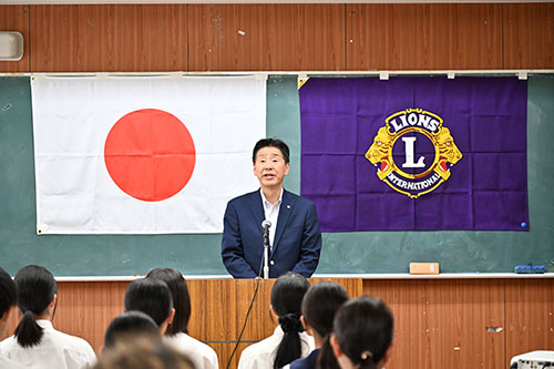 挨拶を行う江原市長