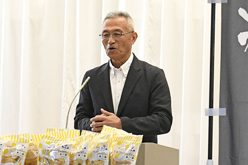 あいさつする末永明典代表理事組合長