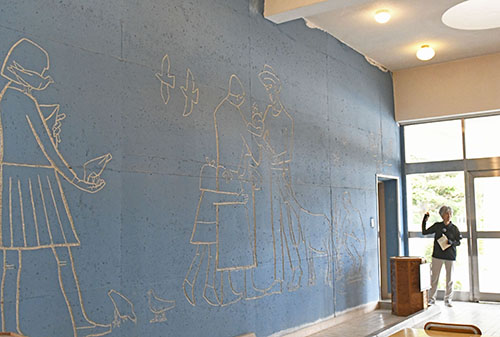 香月泰男が制作した明倫小学校の壁画