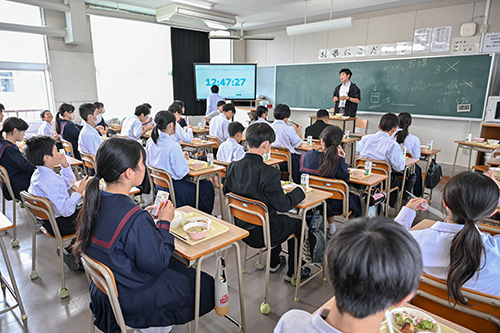 深川中学校1年生の教室