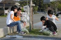 観光客をきれいなまちで出迎えるために実施されたクリーンウォーク