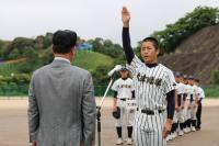 「白球に思いを込め、全力でプレーを」と大津緑洋高校の中野主将が宣誓