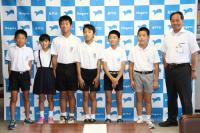 （左から）永田さん、西川さん、中村さん、西岡さん、西川さん、岡村さん、大西市長