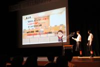 大津緑洋高校の全校生徒約600人の前で発表