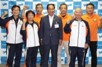 （左から）石津さん、久保田さん、吉見さん、大西市長、渡邉さん、南部さん、浜田さん