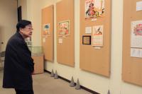 企画展を鑑賞に訪れた石井ふく子プロデューサー