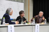 ゲストの高畠純さん、矢崎節夫金子みすゞ記念館館長、イラストレーターの尾崎眞吾さんが登壇