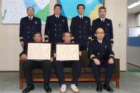 岩場に乗り揚げた旅客船から乗船者3人を救助した功績を表彰