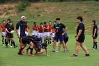 タックルされた後の体の使い方を学ぶ