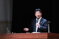 自らも被災し、被災直後から復旧、復興に尽力した南三陸町の佐藤仁町長