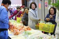 まるまると育った野菜は大人気