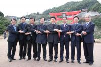 元乃隅稲成神社で記念撮影