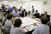 市民ら約30人が参加して、交通の課題を検証