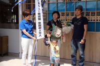 2万人目となったのは福岡県から来られた西川貴文さん親子