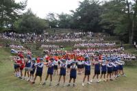 向陽小学校のマーチング演奏が桟敷に響き渡る