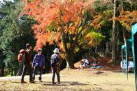晩秋の紅葉が美しい俵山でのウォーキングイベント