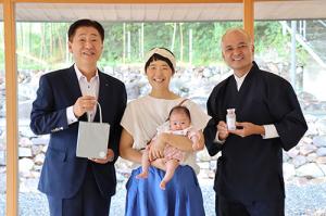 贈呈式後に記念撮影