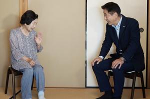 長寿の秘訣を語る