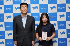 3大会に出場する小田さんを激励