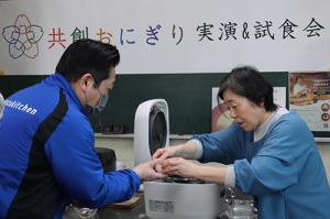 にぎりびと・神谷よしえさんの握ったおにぎり