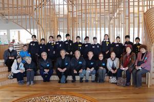 地域シニアと子どもたちが交流